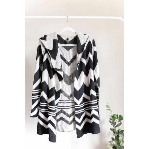 Elan Women's Knit Hooded Chevron Cardigan Sweater in Black + Beige w/ Pin SZ S - Picture 1 of 9